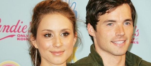 Pretty Little Liars: Troian Bellisario e Ian Harding Pretty Little Liars: Troian Bellisario e Ian Harding