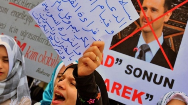 Donne siriane in piazza, manifestazione anti-Assad