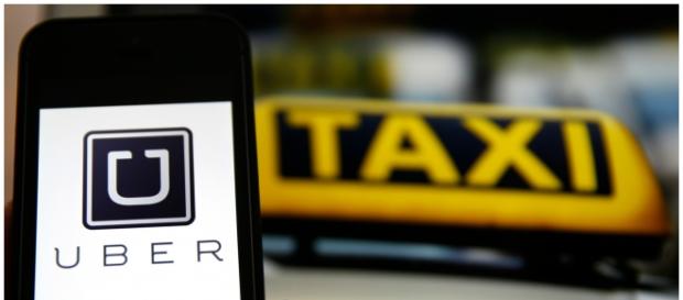Continuam as dificuldades entre a Uber e os taxistas Continuam as dificuldades entre a Uber e os taxistas