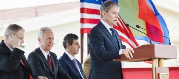 Dacian Cioloş la inaugurarea bazei de la Deveselu Dacian Cioloş la inaugurarea bazei de la Deveselu