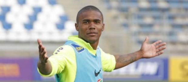Douglas Costa é cortado da Seleção Brasileira Douglas Costa é cortado da Seleção Brasileira