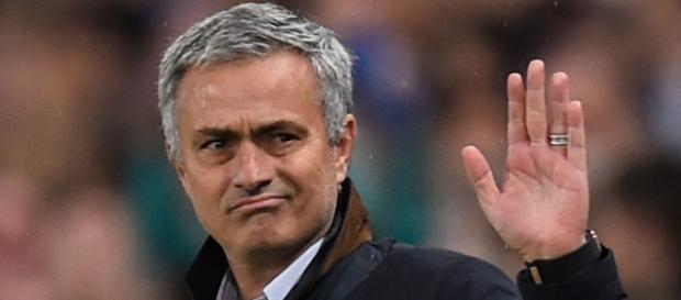 E' ufficiale, Mourinho allenerà il Manchester United E' ufficiale, Mourinho allenerà il Manchester United