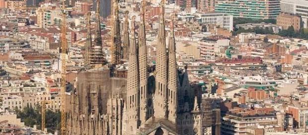 LOS TRABAJOS SIGUEN A BUEN RITMO EN LA SAGRADA FAMILIA LOS TRABAJOS SIGUEN A BUEN RITMO EN LA SAGRADA FAMILIA