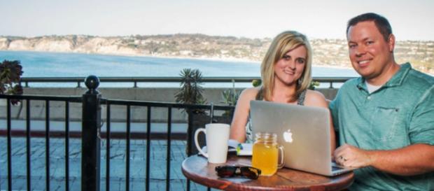 Shane şi Jocelyn Sams profesorii care au dat lovitura online Shane şi Jocelyn Sams profesorii care au dat lovitura online