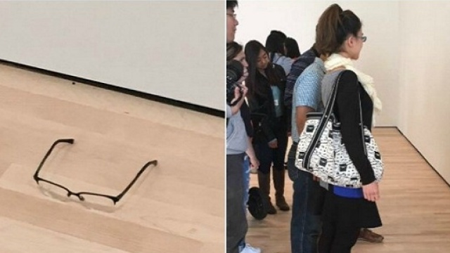 Occhiali scambiati per arte moderna: lo scherzo fa il giro del mondo.