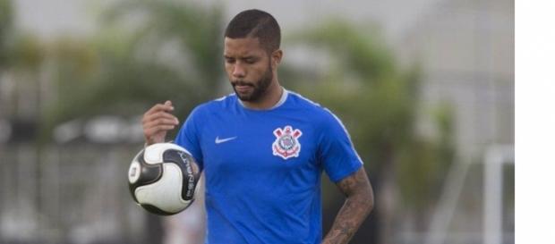 Após renovar seu contrato com o Timão, Guilherme é emprestado ao Bragantino Após renovar seu contrato com o Timão, Guilherme é emprestado ao Bragantino