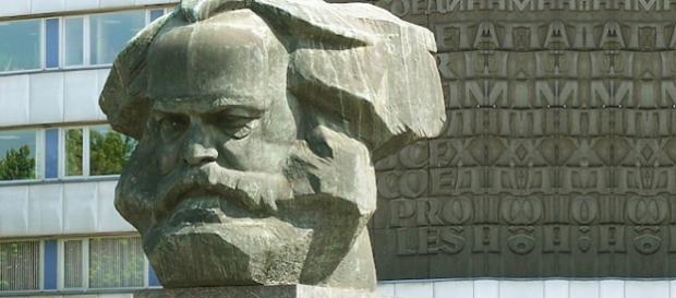 Karl Marx Memorial, na Alemanha. Karl Marx Memorial, na Alemanha.
