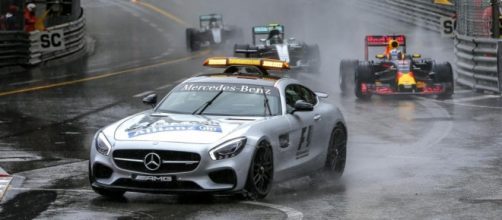 La partenza del GP dietro la Safety Card