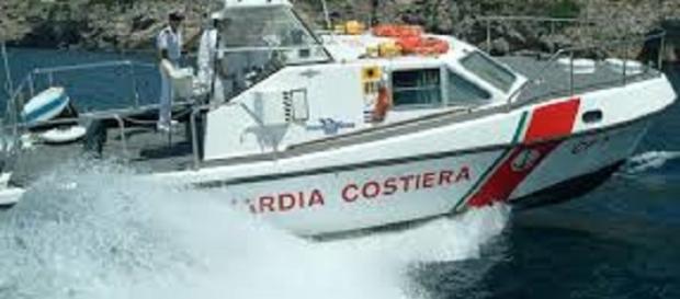 Calabria, coppia salvata tra gli scogli Calabria, coppia salvata tra gli scogli