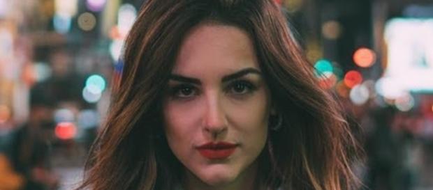 Kéfera Buchmann (Foto: Divulgação em sua página no Facebook). Kéfera Buchmann (Foto: Divulgação em sua página no Facebook).