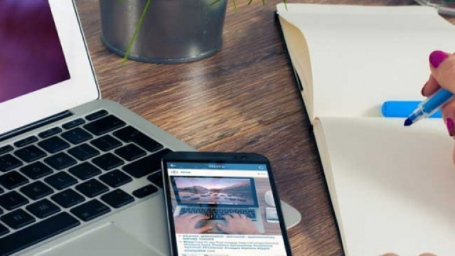 Lavoro da casa 2016: call center, vendita online, consulente di viaggio