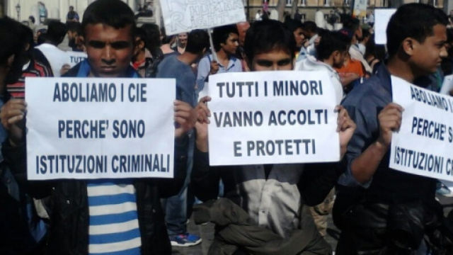 Che non sanno dire una parola in italiano ma lo sanno scrivere a quanto sembra....