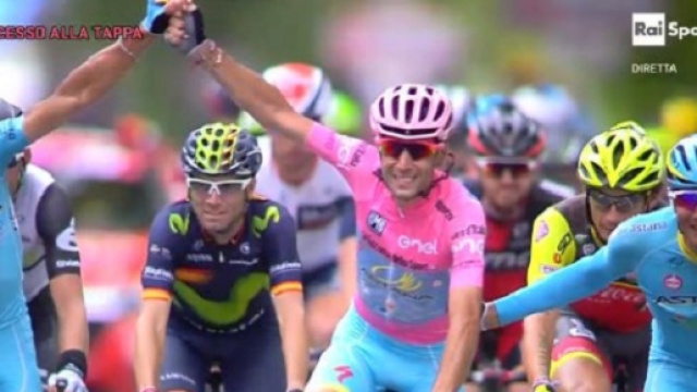Vincenzo Nibali trionfa al Giro d'Italia