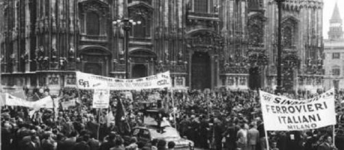 Manifestazione 1° maggio a Milano, fine anni Sessanta