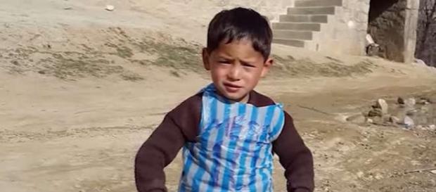Micuțul fan al fotbalistului Messi din Afganistan a părăsit țara din pricina amenințărilor Micuțul fan al fotbalistului Messi din Afganistan a părăsit țara din pricina amenințărilor