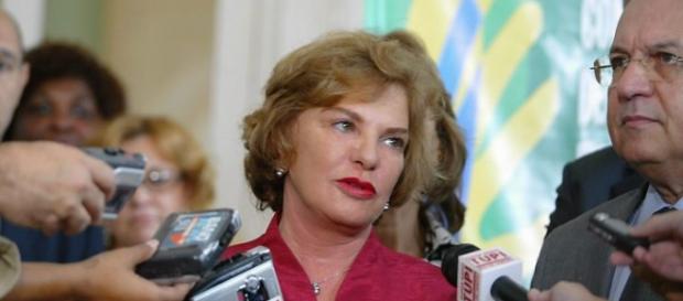 Mulher e filho de Lula processam a União por danos morais Mulher e filho de Lula processam a União por danos morais