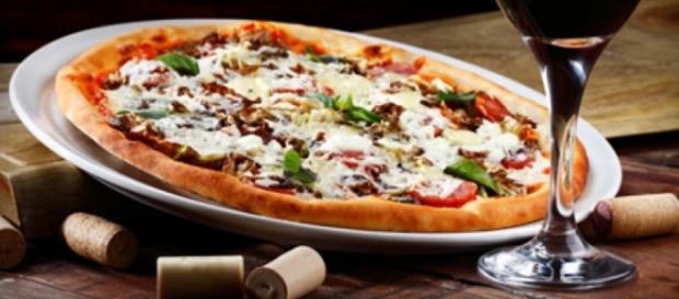 Pizza & Wine: a Joyful pairing Pizza & Wine: a Joyful pairing