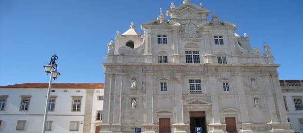 Sé Nova de Coimbra é um templo com história e com muita arte Sé Nova de Coimbra é um templo com história e com muita arte