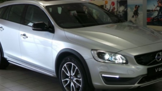 Volvo V60 Cross Country D4 AWD