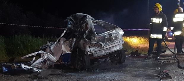 Carro incendiou-se após choque frontal com camião Carro incendiou-se após choque frontal com camião