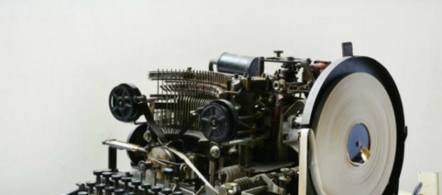 Super-Enigma venduta su e-Bay: macchina di Hitler Super-Enigma venduta su e-Bay: macchina di Hitler