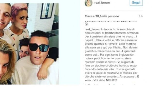 Emma Marrone risponde agli insulti sul suo aspetto in questa foto.