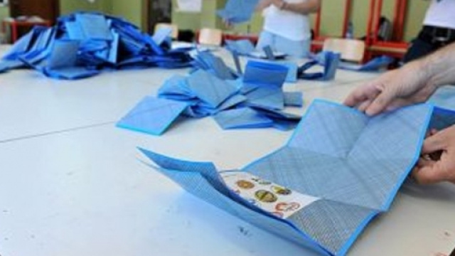 La campagna elettorale a San Genesio (PV) sta registrando toni violenti.