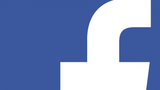 Una battaglia a suon di social: chi vince su Facebook tra uomo e donna?