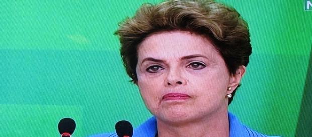 Dilma: a um passo do impeachment Dilma: a um passo do impeachment