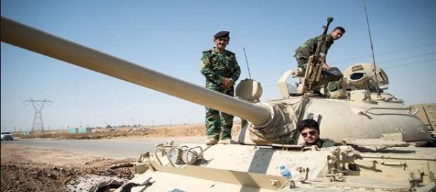 I peshmerga curdi sostenuti dalla coalizione internazionale hanno respinto l'ISIS I peshmerga curdi sostenuti dalla coalizione internazionale hanno respinto l'ISIS