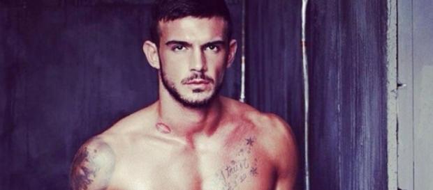 Lucas Peracchi: l'ex tronista di Uomini e Donne torna a parlare di Tara e Giulia Lucas Peracchi: l'ex tronista di Uomini e Donne torna a parlare di Tara e Giulia