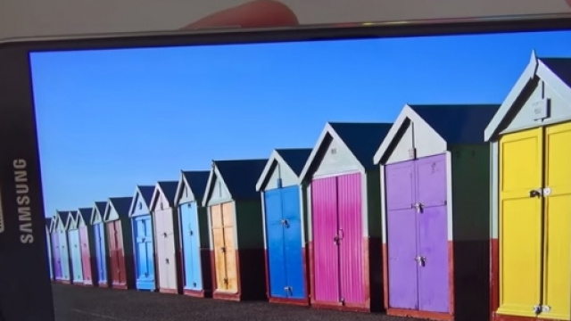 Volantino Mediaworld e Unieuro maggio 2016: il Samsung S6 a 449 euro