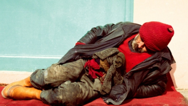 ztetto ruba cibo in un supermercato di Genova: assolto perch&egrave; non costituisce reato