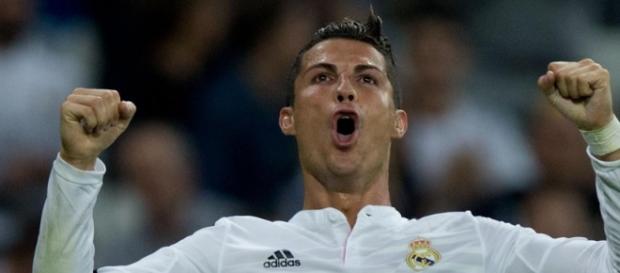 Cristiano Ronaldo comemorando gol Cristiano Ronaldo comemorando gol