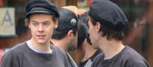 Harry Styles con il suo nuovo look Harry Styles con il suo nuovo look
