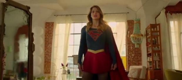 Supergirl in her uniform for the first time (Via Youtube) Supergirl in her uniform for the first time (Via Youtube)