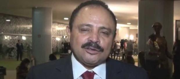 Deputado Waldir Maranhão foi notificado para assumir a Câmara Federal, após afastamento do deputado Eduardo Cunha. Deputado Waldir Maranhão foi notificado para assumir a Câmara Federal, após afastamento do deputado Eduardo Cunha.