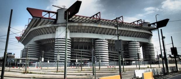 El estadio de San Siro cuenta con una capacidad de 80.000 personas El estadio de San Siro cuenta con una capacidad de 80.000 personas