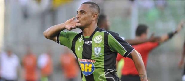 Jogador é disputado por cinco clubes Jogador é disputado por cinco clubes