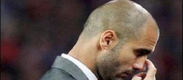 Pep Guardiola, preocupado por un partido que se ha perdido. Pep Guardiola, preocupado por un partido que se ha perdido.