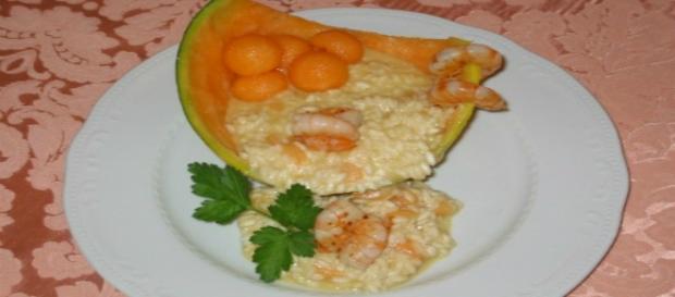 Risotto al melone e gamberetti Risotto al melone e gamberetti