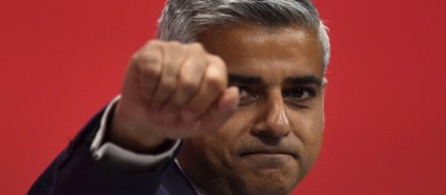 Eletto il Sindaco di Londra, è il primo sindaco musulmando della storia di Londra