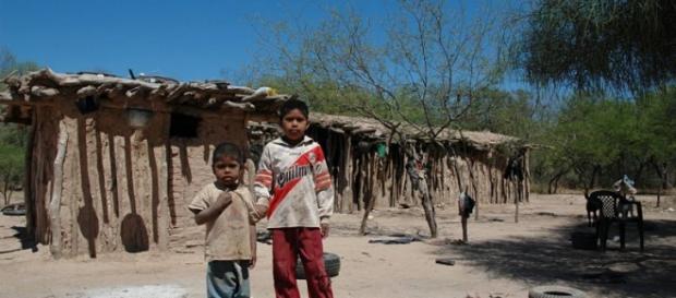 Uno de cada tres niños nuestro país vive en la probreza Uno de cada tres niños nuestro país vive en la probreza
