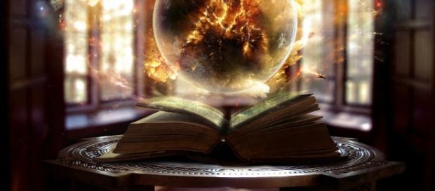 A magia flui entre ondas de emoções transcendentes. Apenas os que sentem a vislumbraram. A magia flui entre ondas de emoções transcendentes. Apenas os que sentem a vislumbraram.