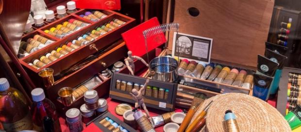De la barbouille au grand art, il n'y a qu'un pas immense De la barbouille au grand art, il n'y a qu'un pas immense