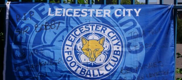 Leicester City logo on flag (Flickr) Leicester City logo on flag (Flickr)