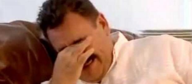Ratinho chora na televisão - Imagem/SBT Ratinho chora na televisão - Imagem/SBT