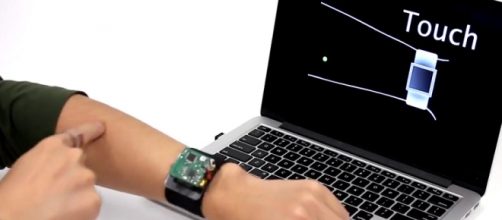 Skintrack, controllare il proprio smartwatch usando il braccio, si può