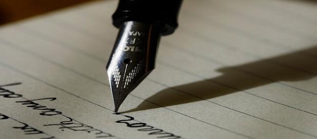 Concurso de poesia dá a oportunidade de autores verem seus textos impressos e distribuídos Concurso de poesia dá a oportunidade de autores verem seus textos impressos e distribuídos