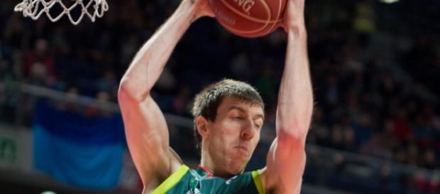 Fran Vázquez, protagonista en su equipo. Fran Vázquez, protagonista en su equipo.